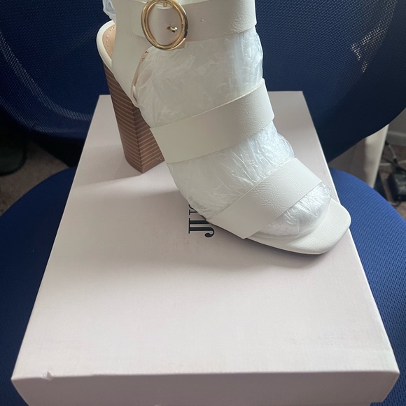 New - Picture 3 of 4